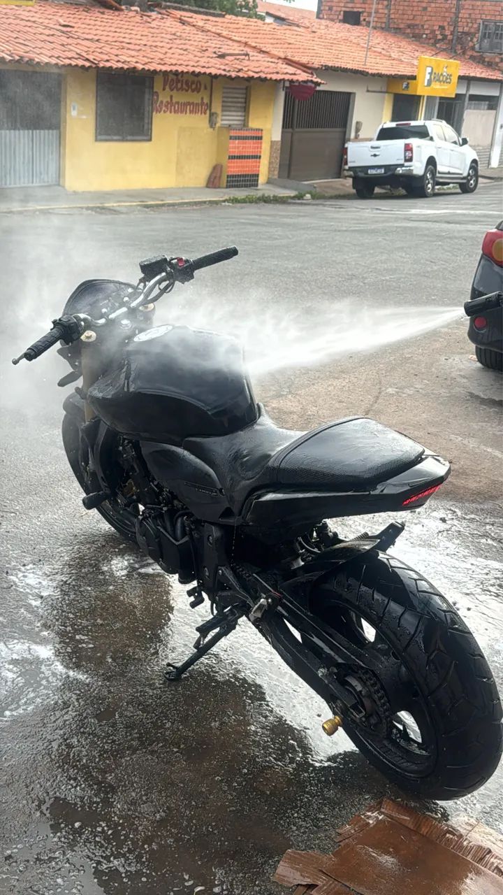 HORNET 2012 - Foto 2