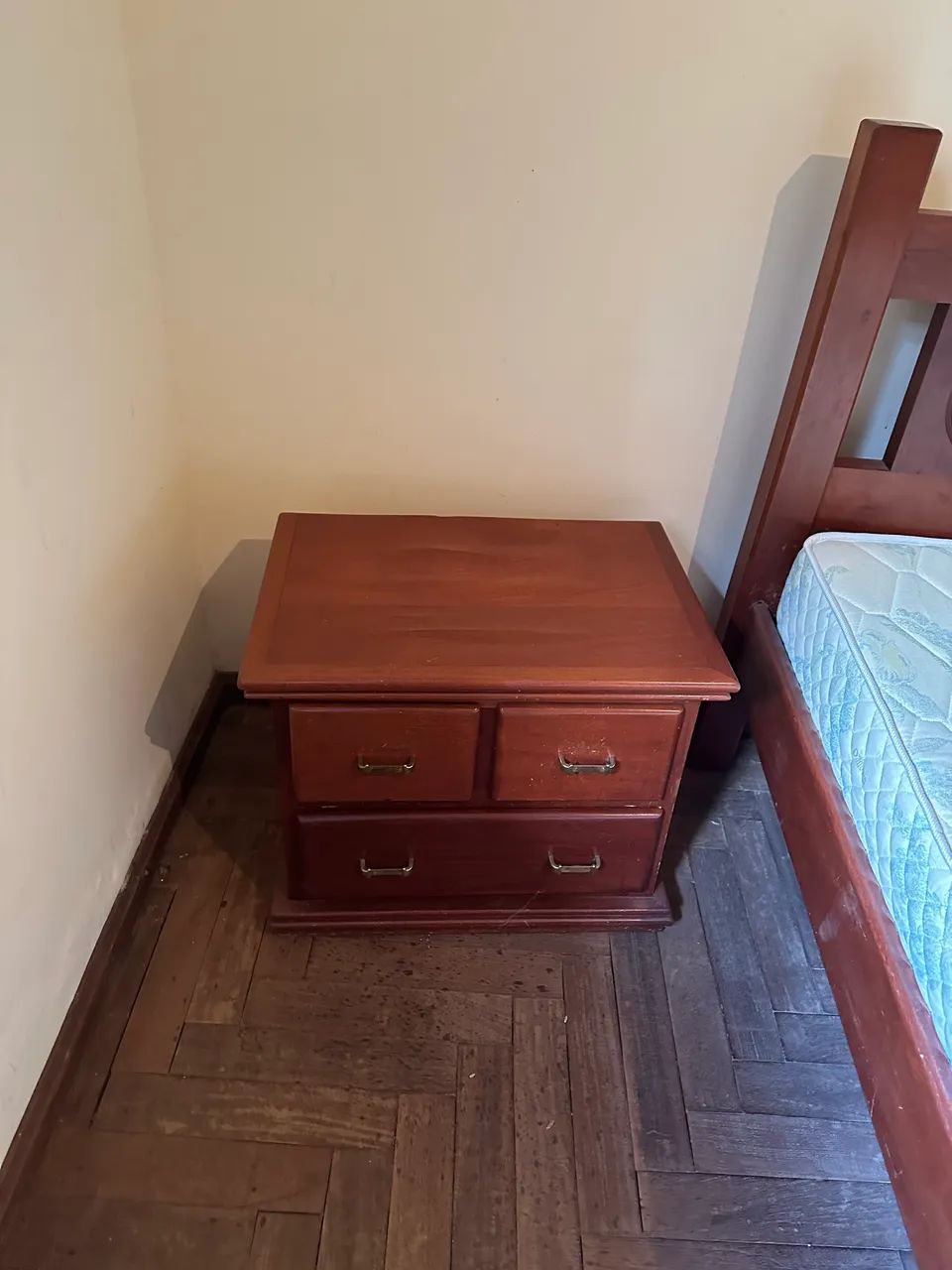 Conjunto de Quarto em madeira de lei maciça  - Foto 3