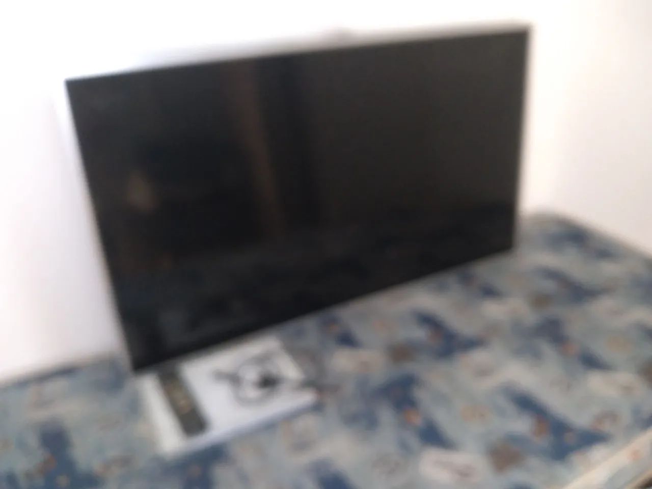 TV PHILIPS 50 ' TELA TRINCADA