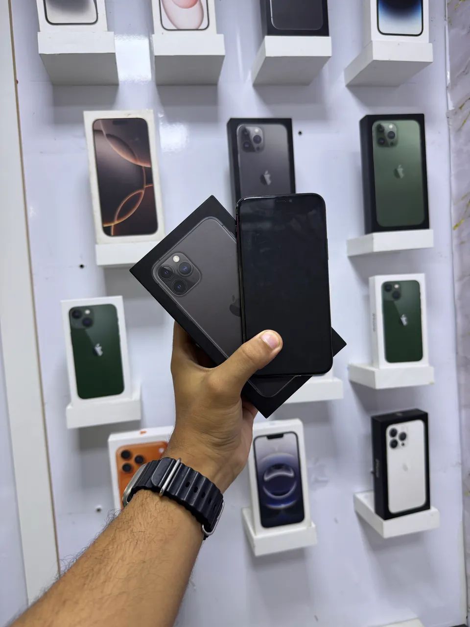 IPHONE 11 PRO 256 GB COM CAIXA BATERIA NOVA 100%  - Foto 2