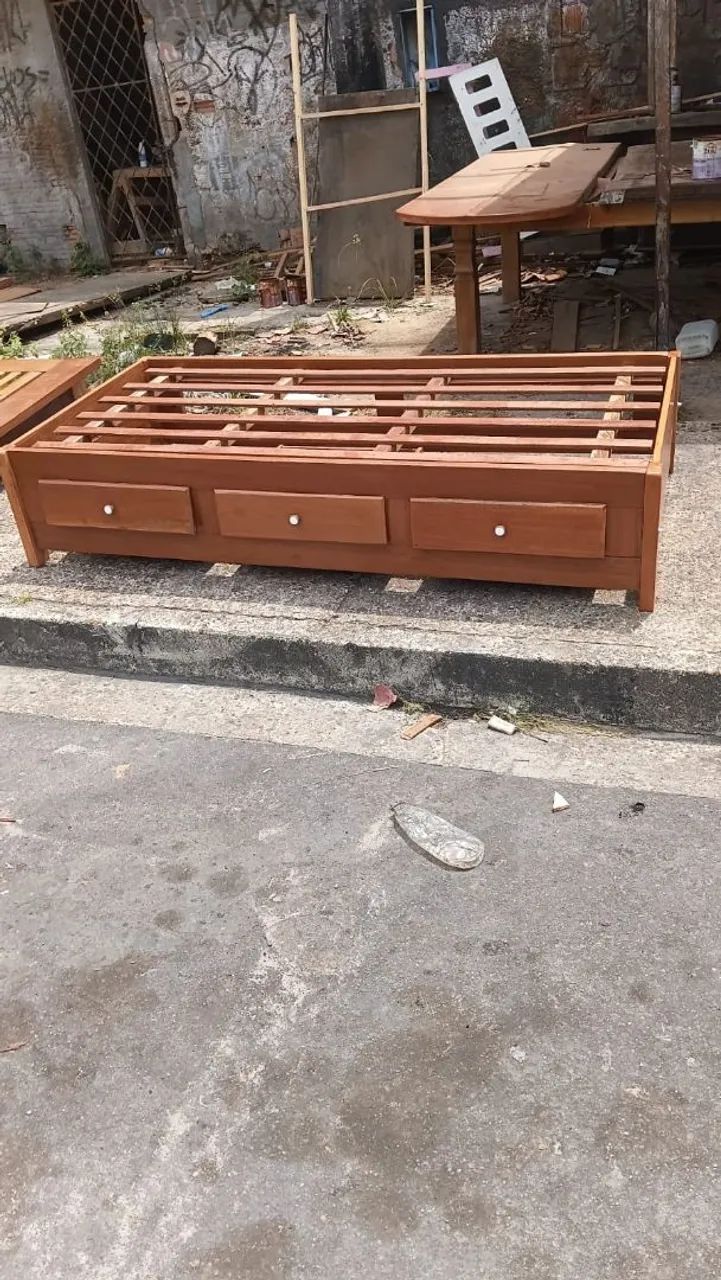 Base solteiro com 3 gavetas 
