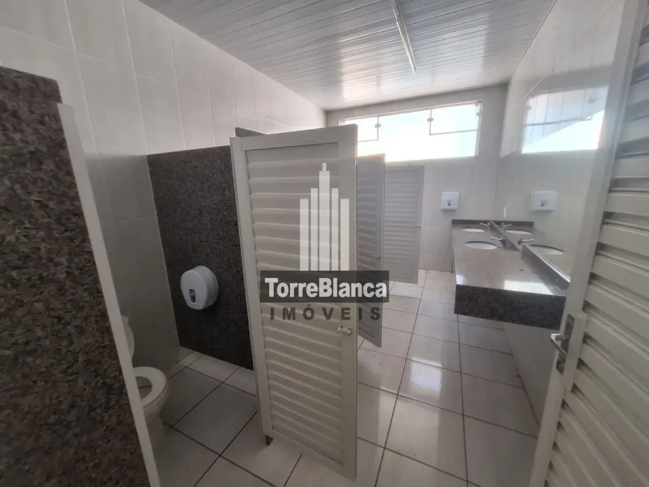 Galpão / Barracão para locação, 1100 m², 5 salas, 4 banheiros, Estacionamento com 20 vagas - Foto 17