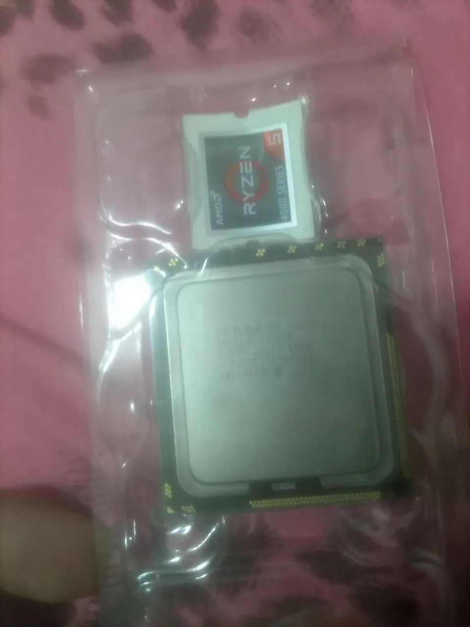 Vendo Xeon x5670  Intel  plataforma 1366 Intel comprei e não testei por não ter a placa