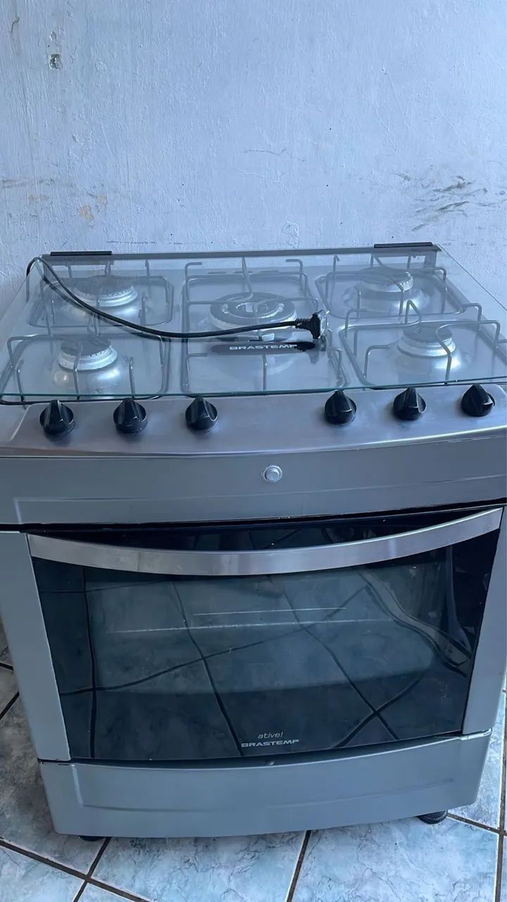 Fogão e microondas 