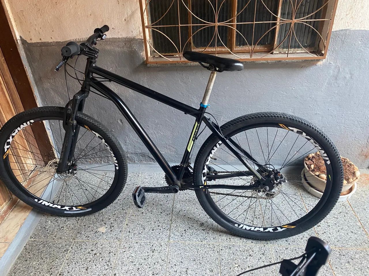 Bicicleta Aro 29 MTB - Preta - Bem Conservada - Foto 3