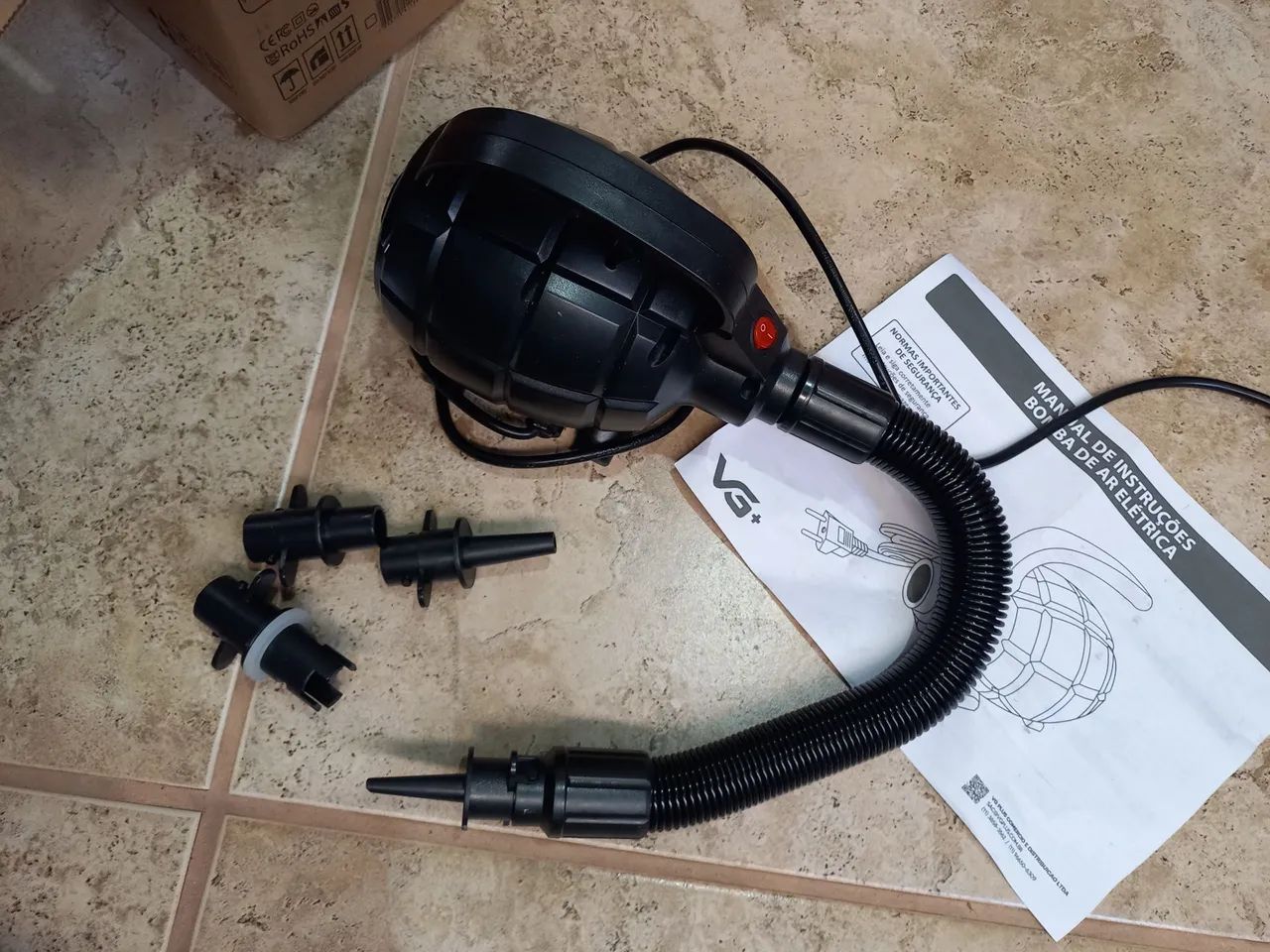 Compressor de ar elétrico p bote inflável  colchão  entre outros  - Foto 5