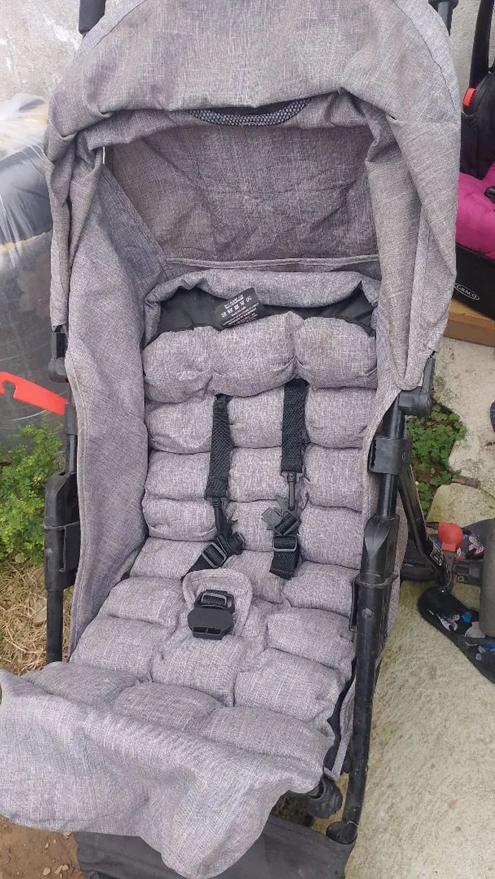 Vendo esse carinho de bebê 