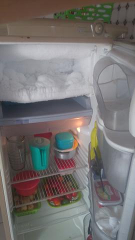 Geladeira super conservada