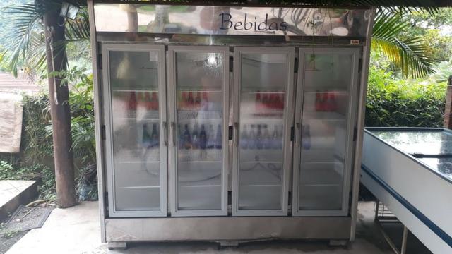 Expositora vertical 4 portas 220v