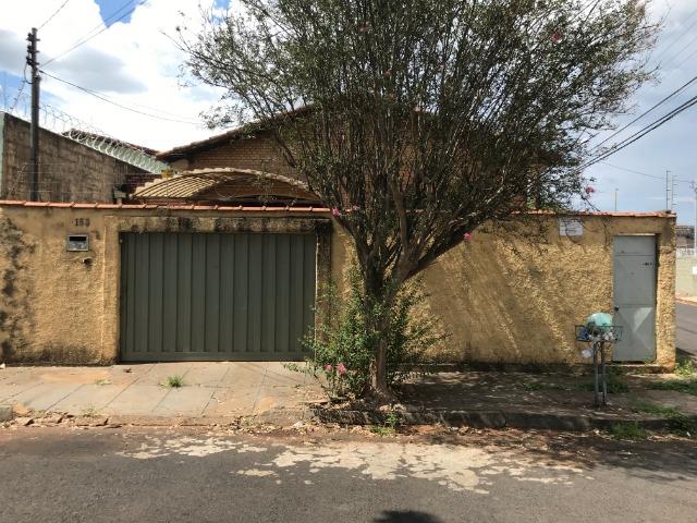 Casa com 03 quartos para alugar, Conjunto Frei Eugênio, Uberaba/MG