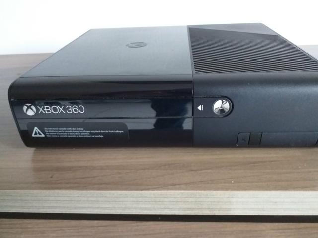 Xbox 360 ultra slim com 1 controle