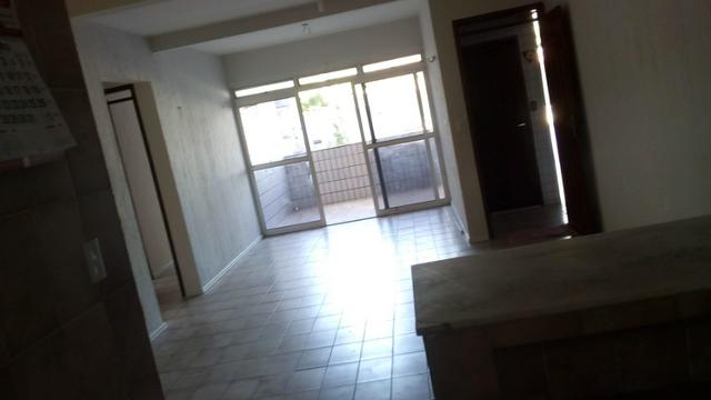 Aluga-se apartamento térreo na Tabuba - Foto 2