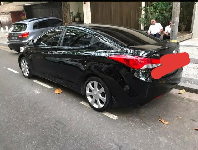 Vendo Hyundai Elantra 1.8 - aceito 5 mil na mão + parcelas no boleto - Foto 2
