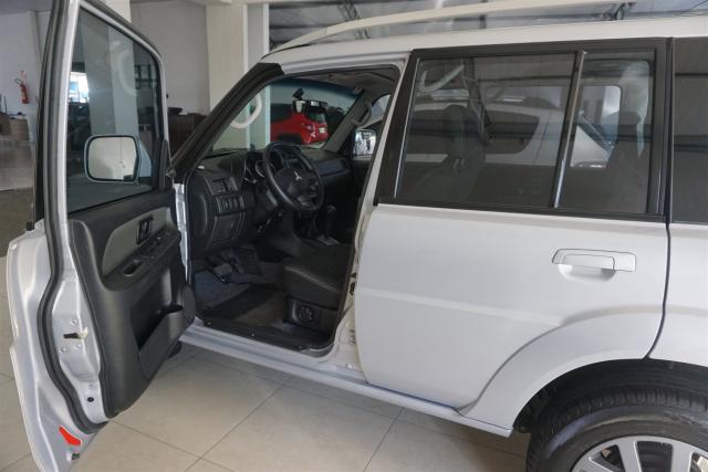 MITSUBISHI PAJERO TR4 2013/2014 2.0 4X2 16V 140CV FLEX 4P AUTOMÁTICO - Foto 7