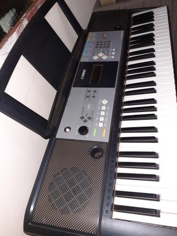 Vendo uma bateria um teclado e uma caixa amplificada - Foto 2
