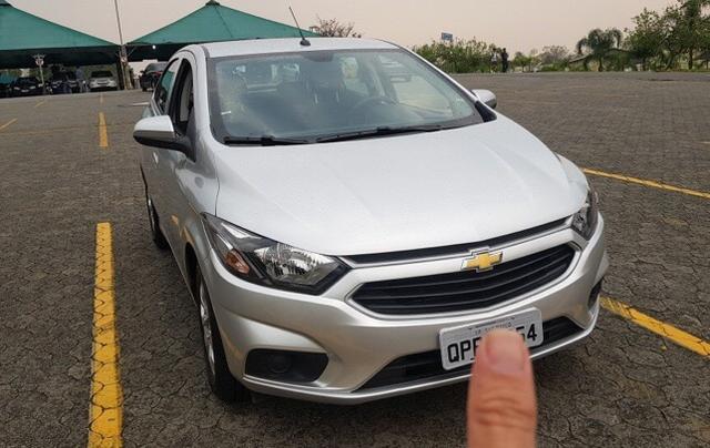 Chevrolet Onix Hatch 1.0 2019 - Foto 4