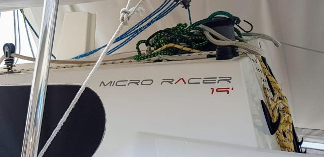 Veleiro micro racer19+carreta+motor - Foto 5