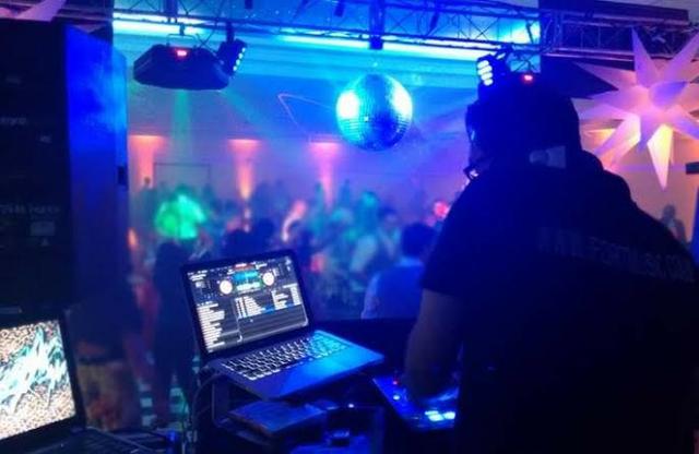 DJ + som e luzes pra sua festa! (R$ 300,00)