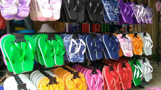 Maquina de fazer chinelos 51 3587 71 17