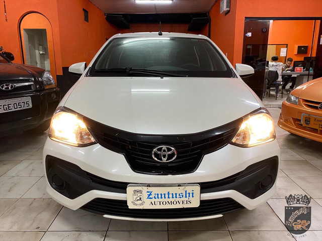 TOYOTA ETIOS X 1.3 top