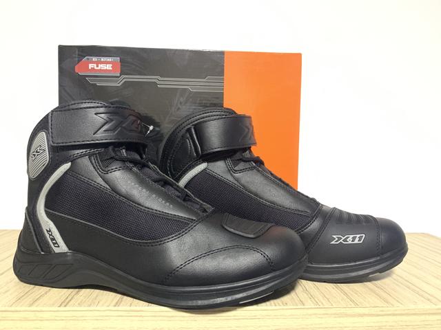 Bota X11 cano curto impermeável Frete Grátis