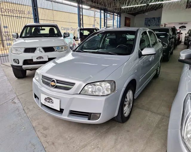 CHEVROLET - ASTRA - 2005/2006 - Vermelha - R$ 75.000,00