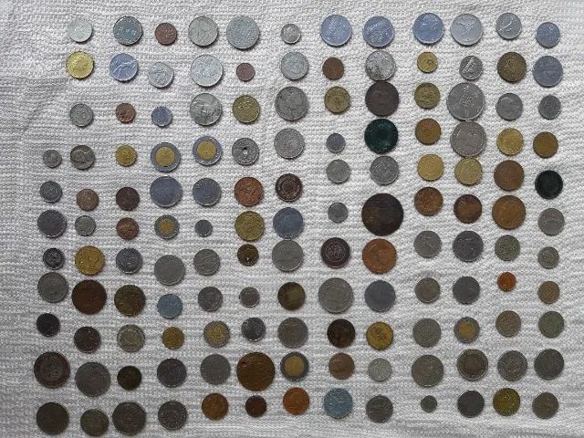 Lote com 280 moedas Nacionais e Internacionais  - Foto 2