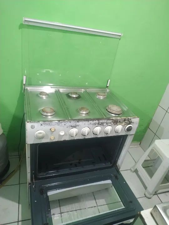 Vendo fogão usado, com as 6 bocas funcionando perfeitamente. - Foto 5