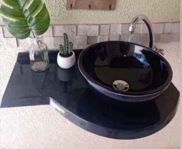 Cuba Preta 30x30 e Bancada Preta 40x60 para banheiro no mármore sintético (sem torneira