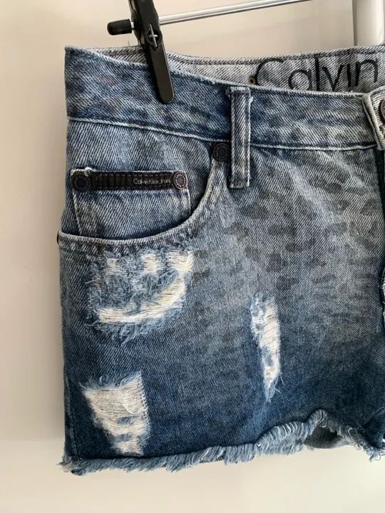 SHORT JEANS CALVIN KLEIN (TAM: 40) - Foto 3