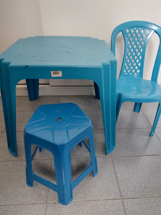 MESINHA E CADEIRA PRA CRIANÇA