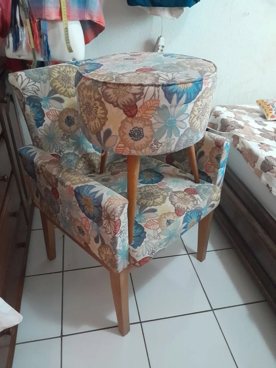 Poltrona e Puff Floral - Foto 4