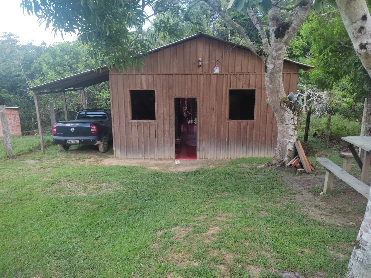 Vendo terreno com casa na am 010 km 35