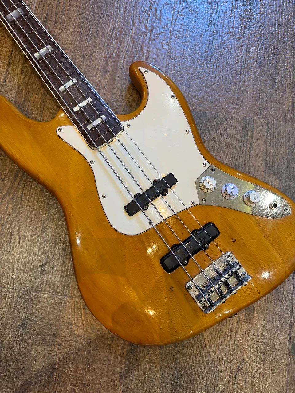Baixo Giannini AE08B (Anos 70) Fretless