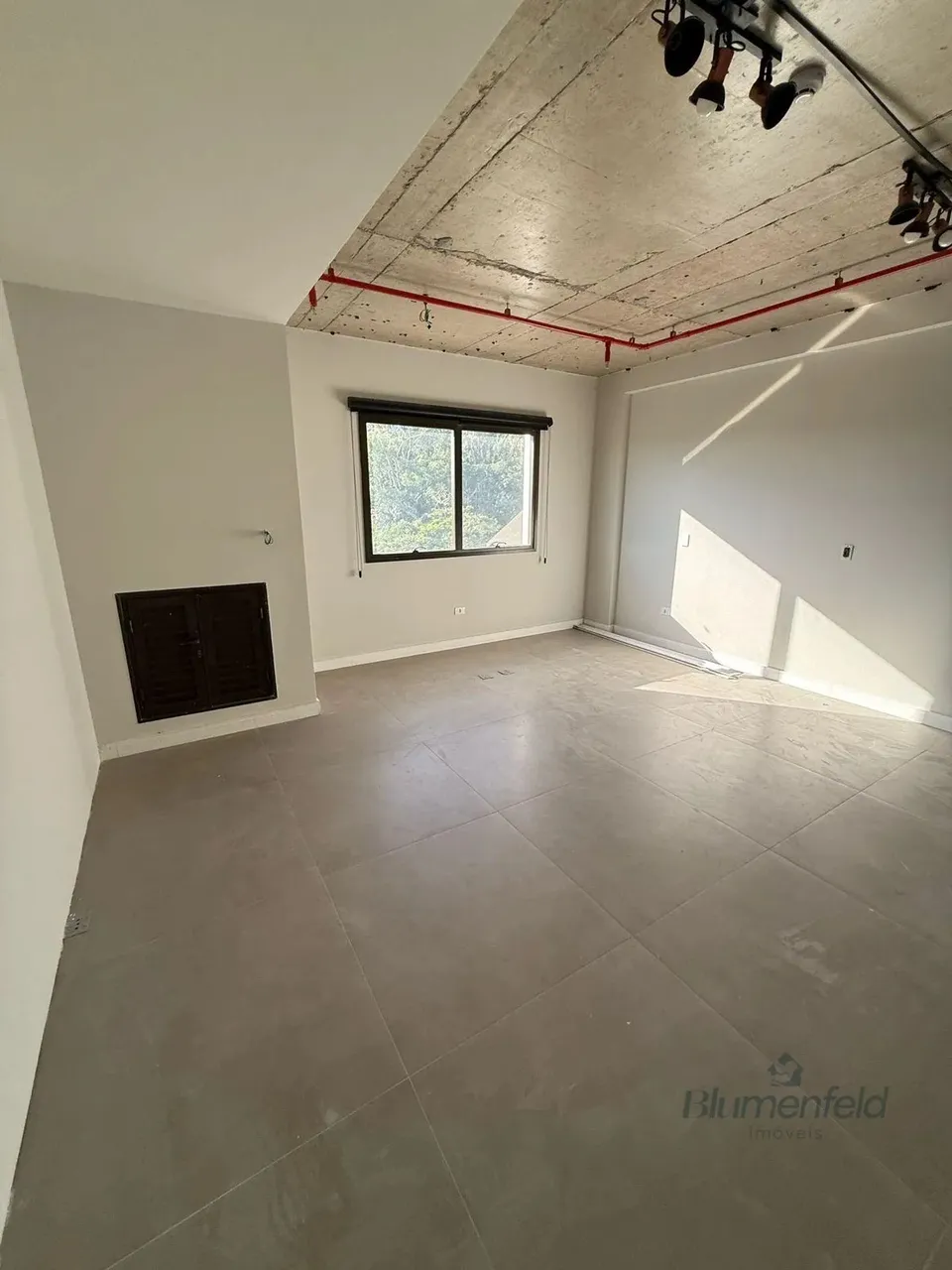 Sala Comercial para Locação em Center Ville Arujá, 34m², 1 Banheiro
