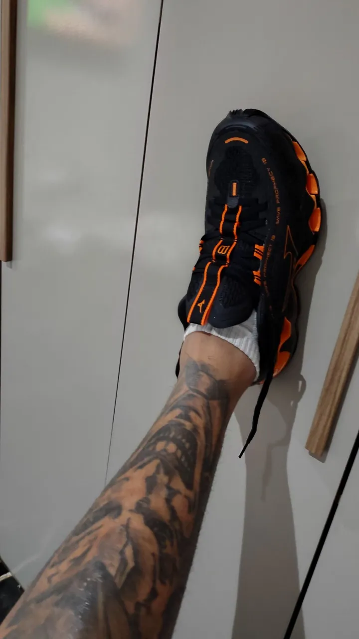 Tênis Mizuno Wave Prophecy 13 - Preto e Laranja