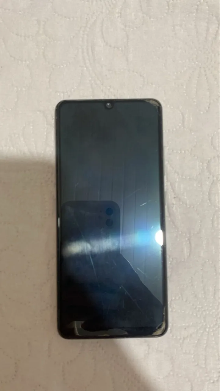 Smartphone com tela grande e design moderno