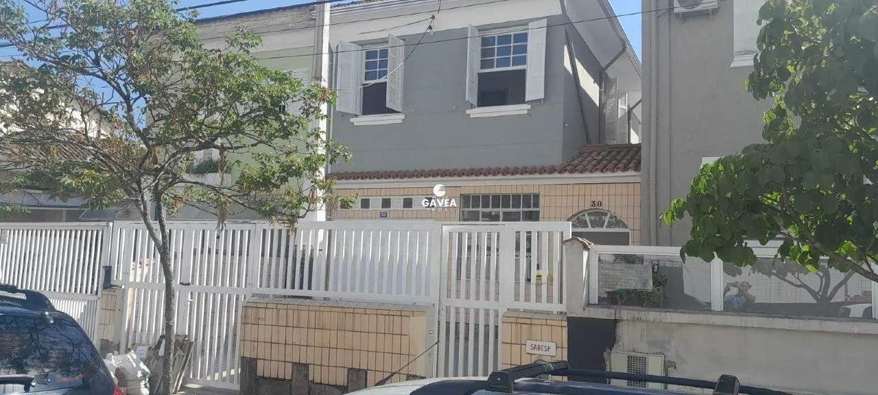 Sobrado para locação em frente à Vila Belmiro