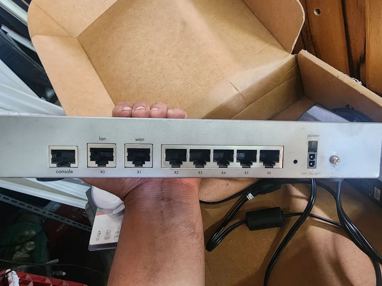 Sonicwall Modelo TZ 215 - Usado - Foto 2