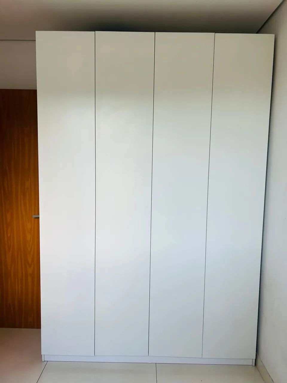 Guarda-Roupas Branco de 4 Portas - Foto 2