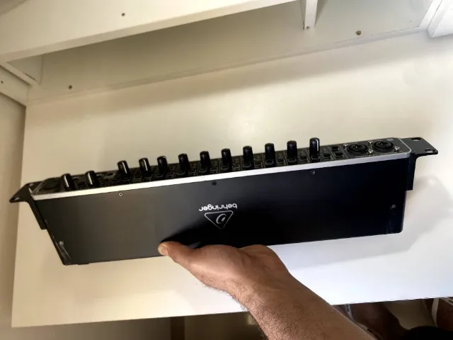 Interface de audio - midi behringer u-phoria umc-1820 usb 18 canais