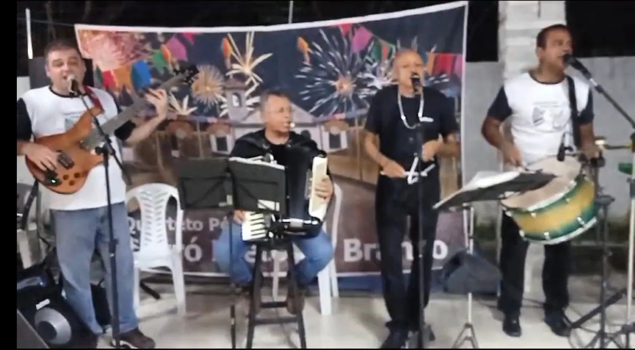 Quarteto de Forró Preto no Branco  - Foto 2