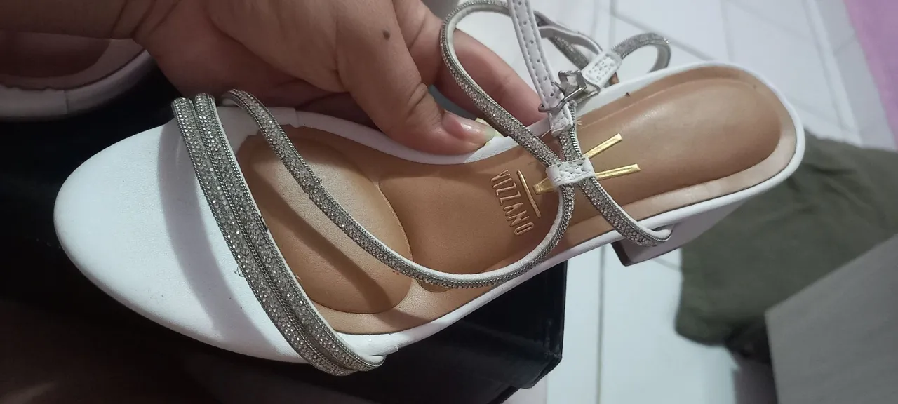 Sandália Vizzano Strass - Elegância nos seus pés