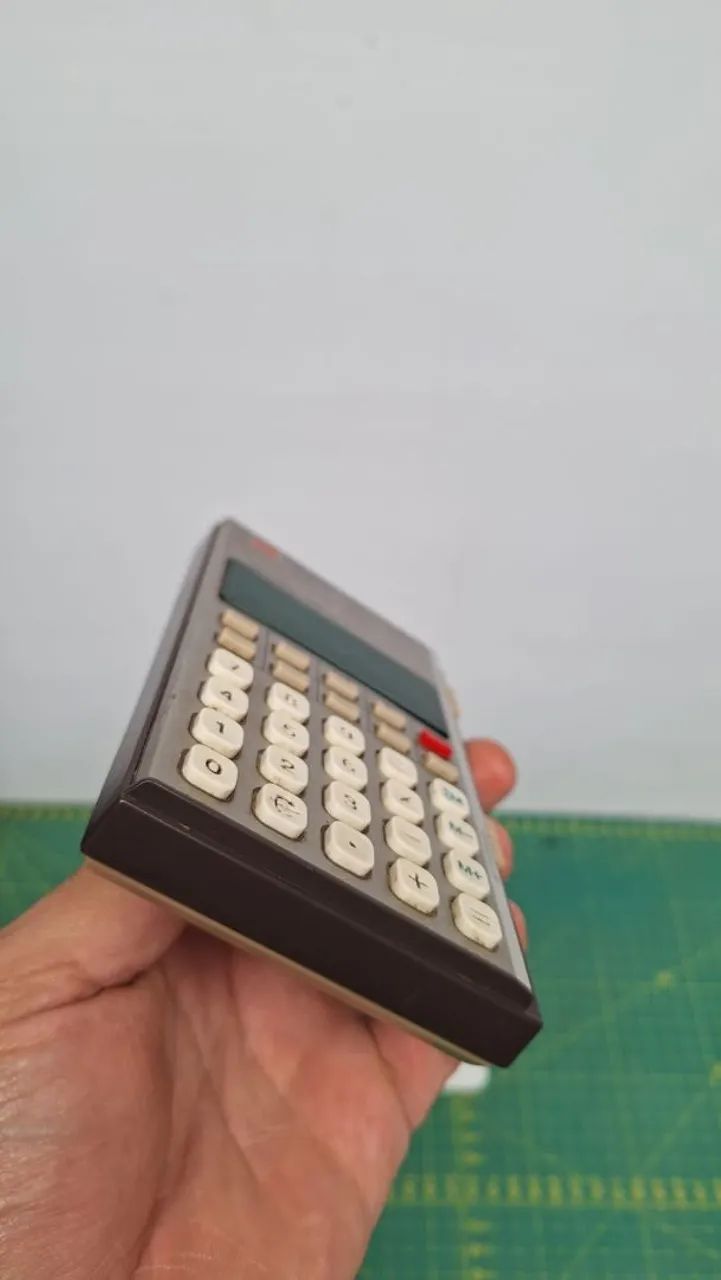 Calculadora antiga Sharp elsi mate funcionando  - Foto 4