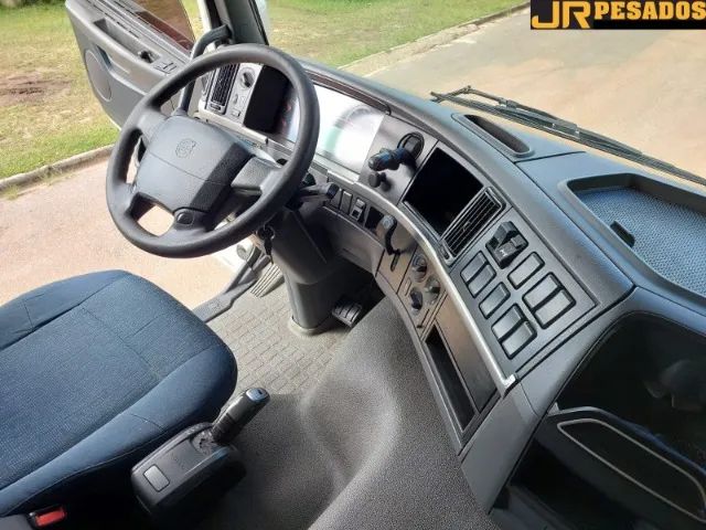 volvo fm 370 automático 6x2 completo teto alto ano 2011 - Foto 12