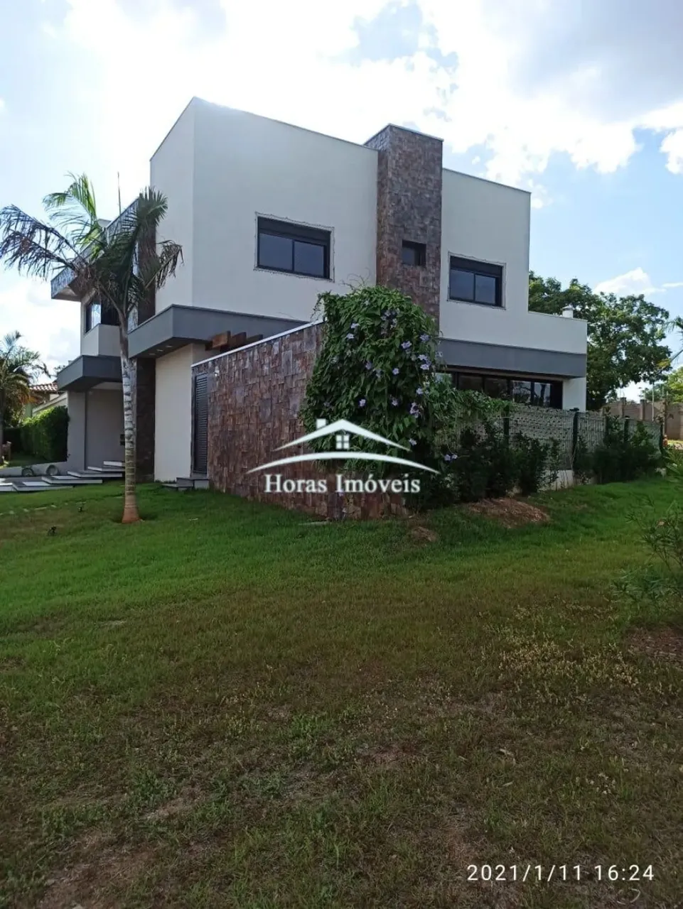 Aluguel de Casa de Alto Padrão em Condomínio Belvedere 1 - Jardim Imperial, Cuiabá-MT: 4 q