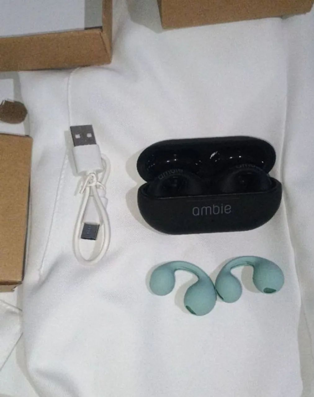 Fone de Ouvido Bluetooth Ambie com Case - Foto 3