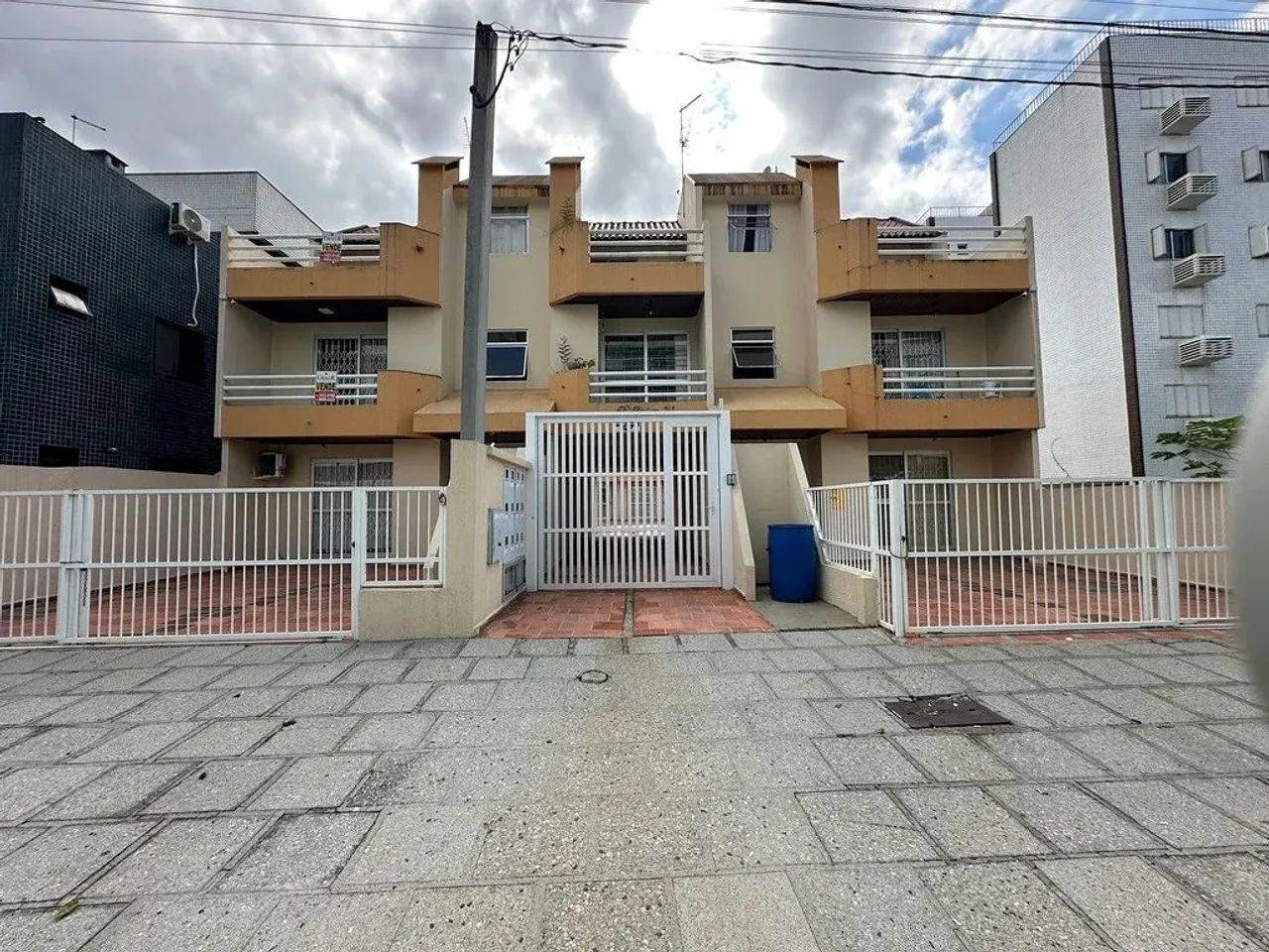 Apartamento duplex para venda em Caiobá