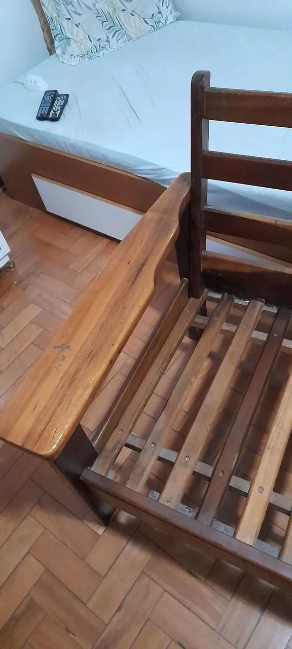 Sofá de madeira maciça ( imbuia ), retirada urgente  - Foto 4