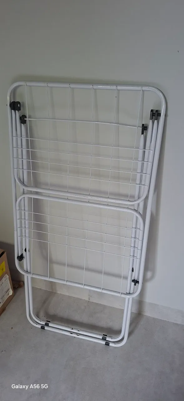 Varal de Chão Dobrável Branco - Prático e Resistente